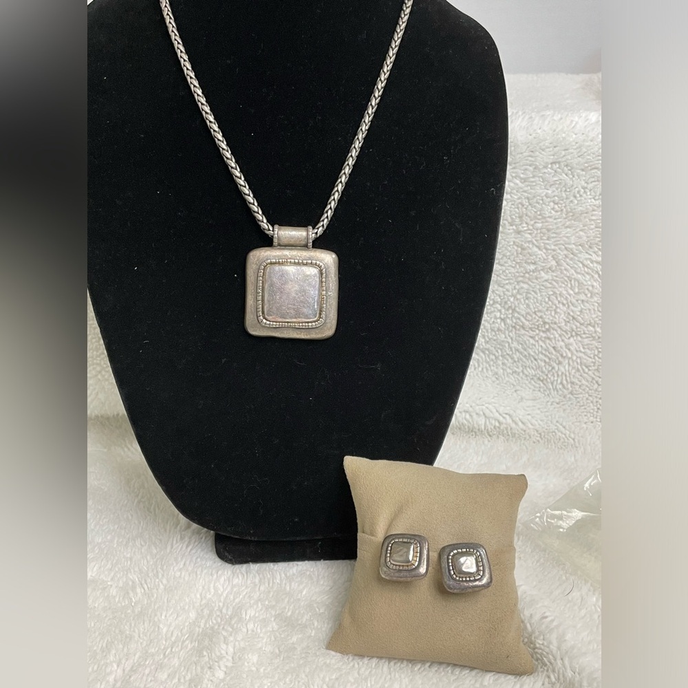 Chico’s Large Pendant Chunky Necklace/earrings